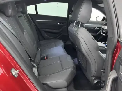Photo 48 Peugeot 508  Hybrid 225 e-EAT8