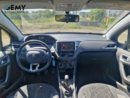 Photo 7 Peugeot 2008  1.6 BlueHDi 100ch BVM5
