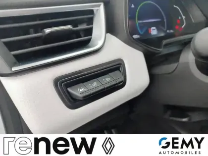 Photo 31 Renault Clio  SOCIETE E-TECH FULL HYBRID 145