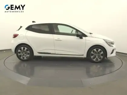 Photo 38 Renault Clio  SOCIETE E-TECH FULL HYBRID 145