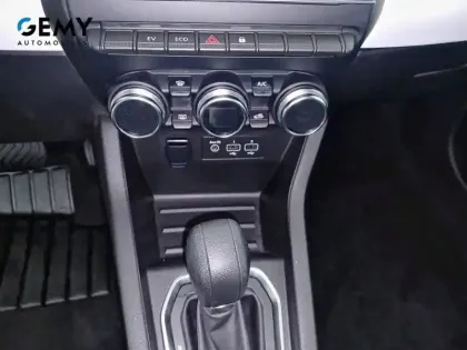 Photo 48 Renault Clio  SOCIETE E-TECH FULL HYBRID 145