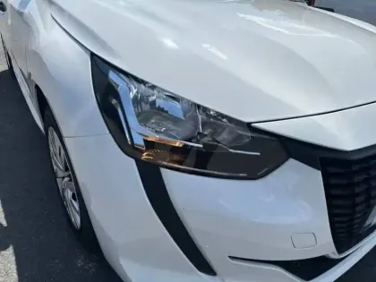 Photo 15 Peugeot 208  PureTech 75 S&S BVM5