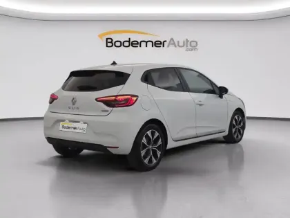 Photo 13 Renault Clio  E-Tech full hybrid 145