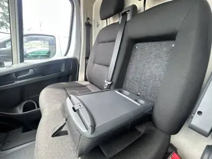Photo 8 Peugeot Boxer  FGN 3.3 T L2H2 140 S&S BVM6