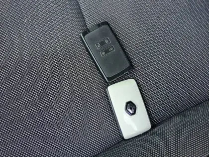 Photo 20 Renault Captur  E-Tech Plug-in 160 - 21