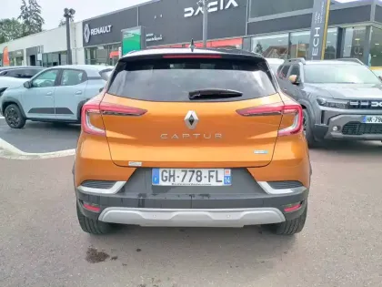 Photo 25 Renault Captur  E-Tech Plug-in 160 - 21