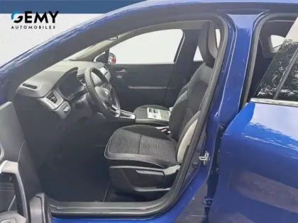 Photo 8 Renault Captur  E-Tech full hybrid 145
