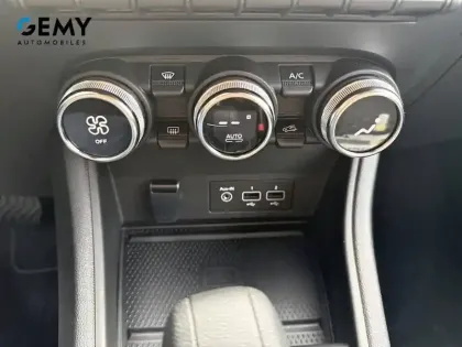 Photo 23 Renault Captur  E-Tech full hybrid 145