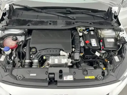 Photo 54 Peugeot 208  PureTech 100 S&S BVM6