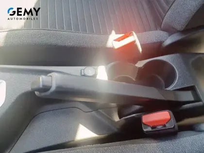 Photo 18 Peugeot 2008  PureTech 100 S&S BVM6