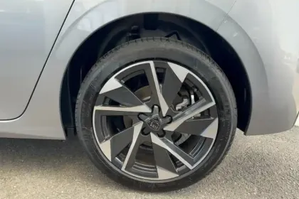Photo 26 Peugeot 308  BlueHDi 130ch S&S EAT8
