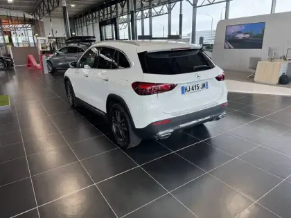 Photo 6 Mercedes GLA  180 d 8G-DCT