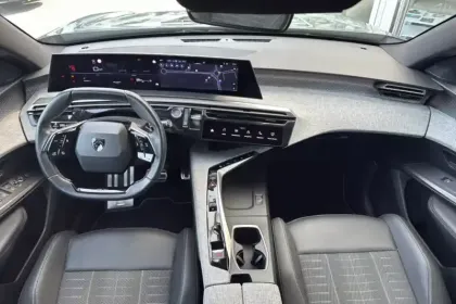 Photo 16 Peugeot 3008  Hybrid 136 e-DCS6