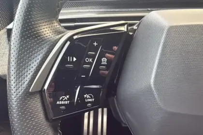 Photo 27 Peugeot 3008  Hybrid 136 e-DCS6