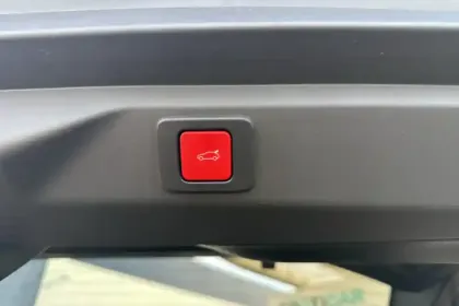 Photo 32 Peugeot 3008  Hybrid 136 e-DCS6