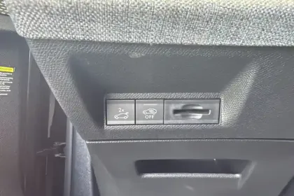 Photo 31 Peugeot 3008  Hybrid 136 e-DCS6