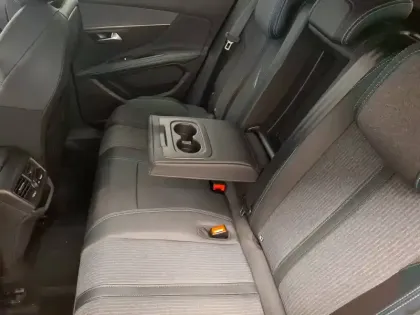 Photo 32 Peugeot 3008  Hybrid 225 e-EAT8