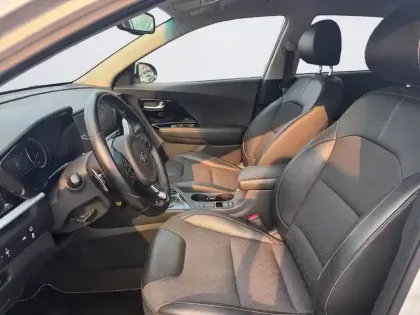Photo 8 Kia Niro  1.6 GDi Hybride 141 ch DCT6