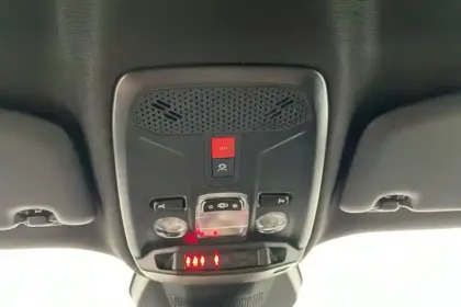 Photo 19 Peugeot 2008  Hybrid 145 e-DCS6