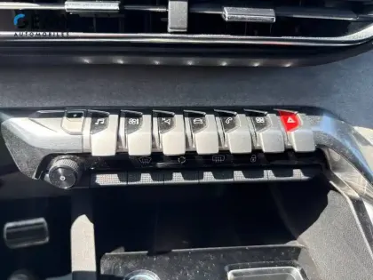 Photo 17 Peugeot 3008  Hybrid 225 e-EAT8