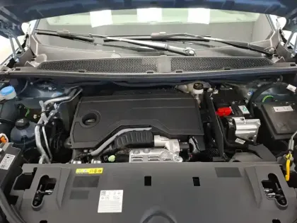Photo 32 Peugeot 3008  Hybrid 145 e-DCS6