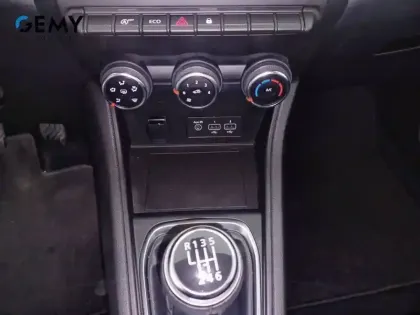 Photo 33 Renault Captur  TCe 90