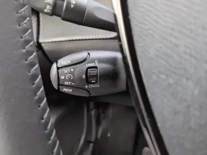 Photo 18 Peugeot 2008  Hybrid 110 e-DCS6