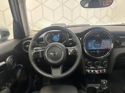Photo 8 Mini Mini Hatch 5 Portes Cooper 136 ch DKG7
