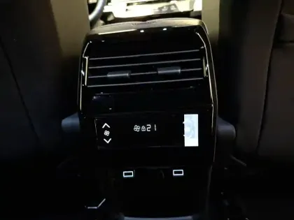 Photo 32 Peugeot 5008  Hybrid 145 ch e-DCS6
