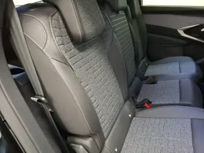 Photo 33 Peugeot 5008  Hybrid 145 ch e-DCS6