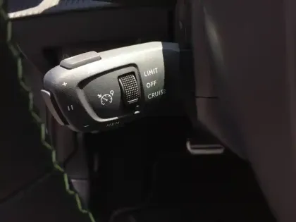 Photo 16 Peugeot 208  Hybrid 145 ch e-DCS6
