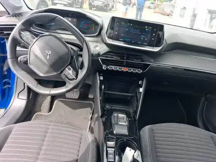 Photo 10 Peugeot 208  Electrique 50 kWh 136ch
