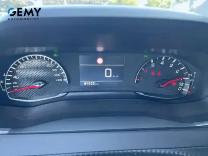 Photo 32 Peugeot 208  PureTech 100 S&S BVM6