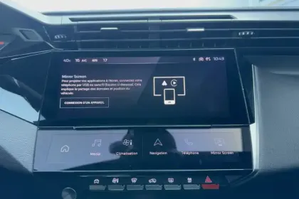 Photo 18 Peugeot 408  PureTech 130 ch S&S EAT8