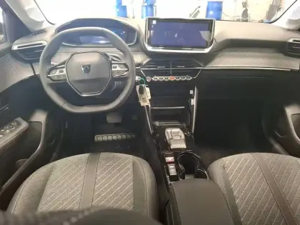 Photo 11 Peugeot 208  Hybrid 110 ch e-DCS6