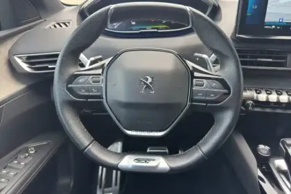 Photo 16 Peugeot 3008  Hybrid 225 e-EAT8