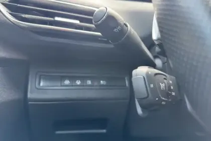 Photo 19 Peugeot 3008  Hybrid 225 e-EAT8