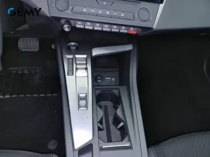Photo 46 Peugeot 308  SW PHEV 180 e-EAT8