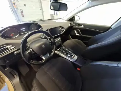 Photo 9 Peugeot 308  PureTech 130ch S&S EAT8
