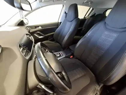 Photo 17 Peugeot 308  PureTech 130ch S&S EAT8