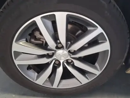 Photo 12 Peugeot 308  PureTech 130ch S&S EAT8