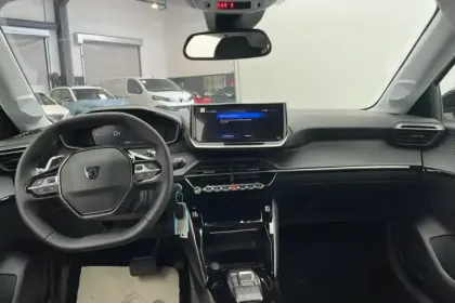 Photo 8 Peugeot 208  Hybrid 145 e-DCS6
