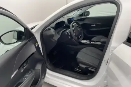 Photo 12 Peugeot 208  Hybrid 145 e-DCS6