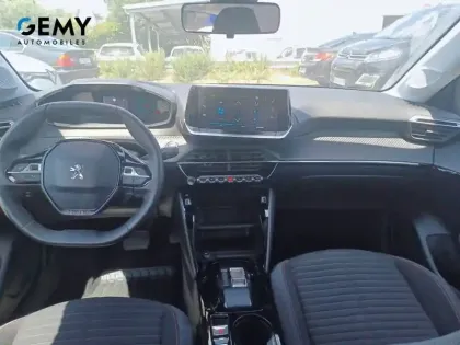 Photo 7 Peugeot 208  Electrique 50 kWh 136ch