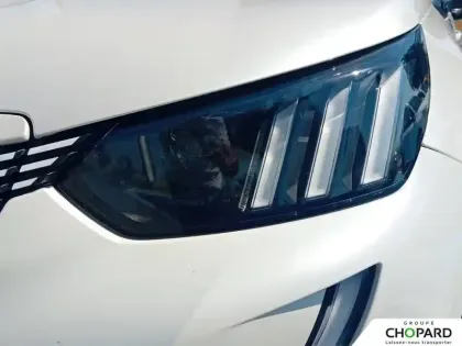 Photo 23 Peugeot 2008  Electrique 136 ch