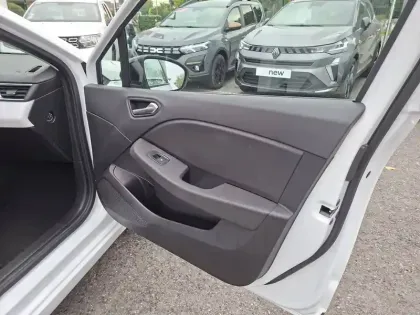 Photo 14 Renault Clio  E-Tech hybride 145