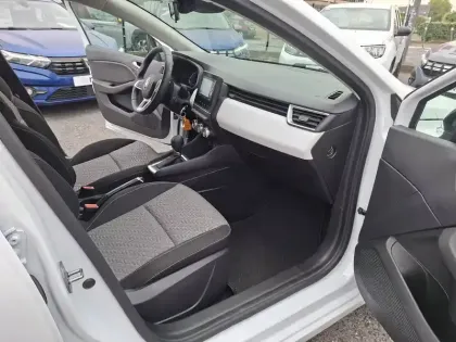 Photo 15 Renault Clio  E-Tech hybride 145
