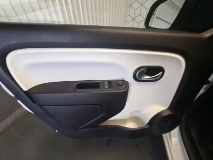 Photo 29 Renault Twingo  III E-Tech