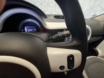 Photo 27 Renault Twingo  III E-Tech
