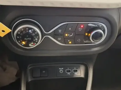 Photo 32 Renault Twingo  III E-Tech
